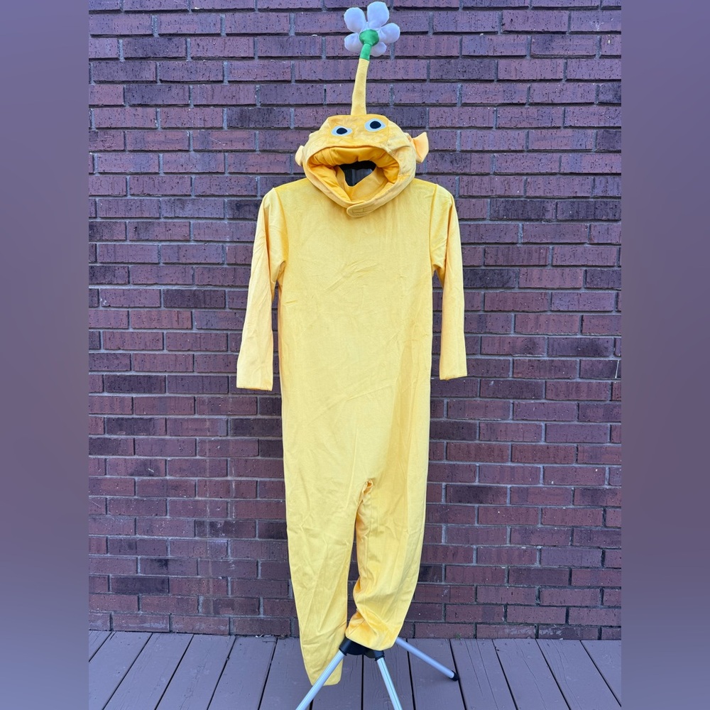 Yellow Pikmin Halloween Costume Jumpsuit Headpiece Child Size Large 10-12 New